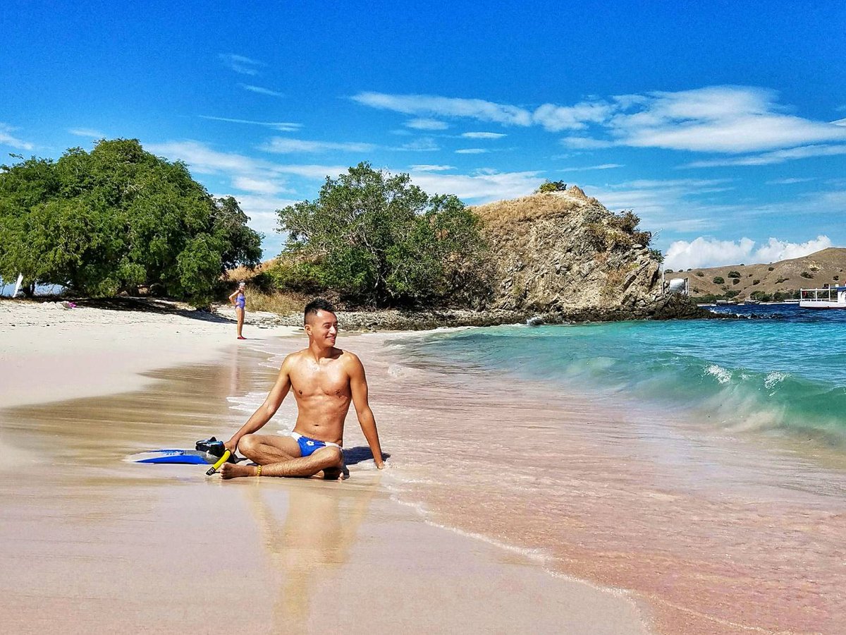 BenniPosenov's tweet photo. 好想去旅行!好想去旅行!好想去旅行!
#latergram #komodoisland #lombokisland #garudaindonesia #temporaryinsanity
#給我飛給我飛 #好想去旅行 #瘋了
#美好的時光 https://t.co/wQaUwsrdm1