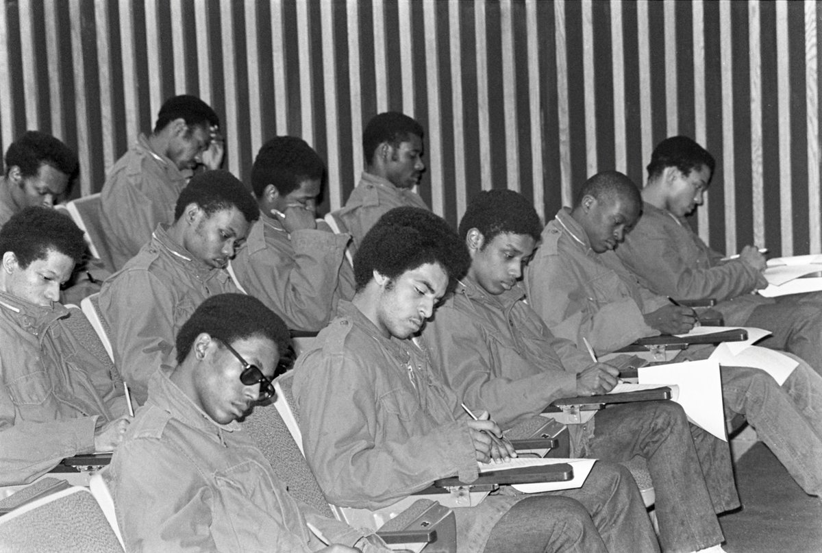 ClaudrenaHarold's tweet photo. Preparing lectures for class and digging through David Skinner’s photo archive.  UVA, I970s. https://t.co/twu4F135KQ