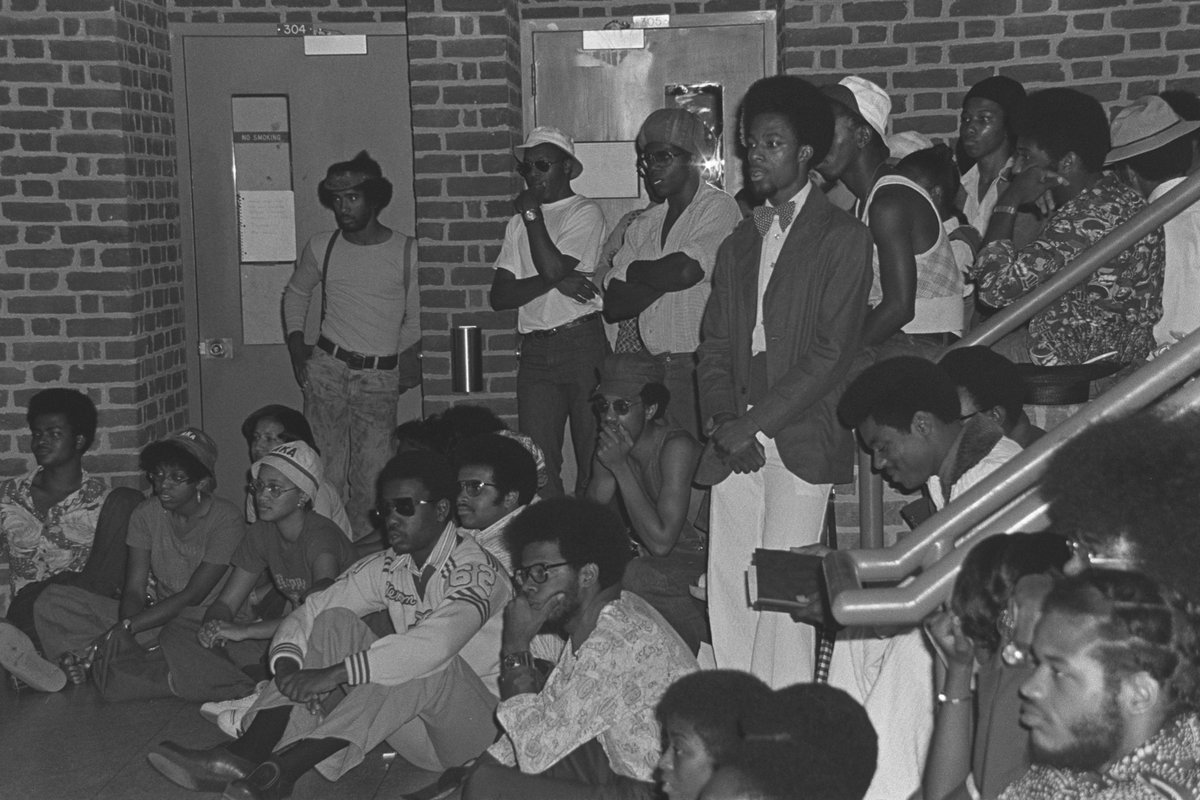 ClaudrenaHarold's tweet photo. Preparing lectures for class and digging through David Skinner’s photo archive.  UVA, I970s. https://t.co/twu4F135KQ