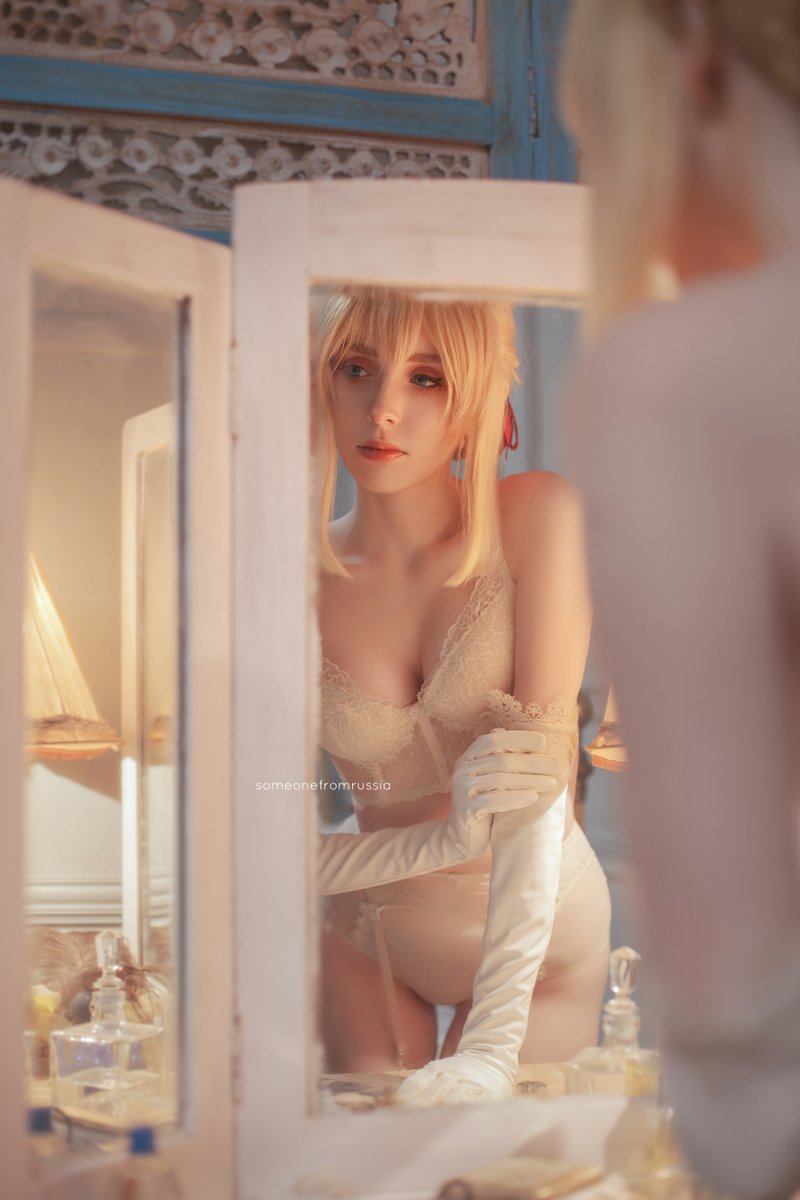Tender winter evenings Violet spends alone reflecting on what it means to 𝗹𝗼𝘃𝗲 💔

#ヴァイオレット・エヴァーガーデン 
#VioletEvergarden https://t.co/Aeo52CTNQS