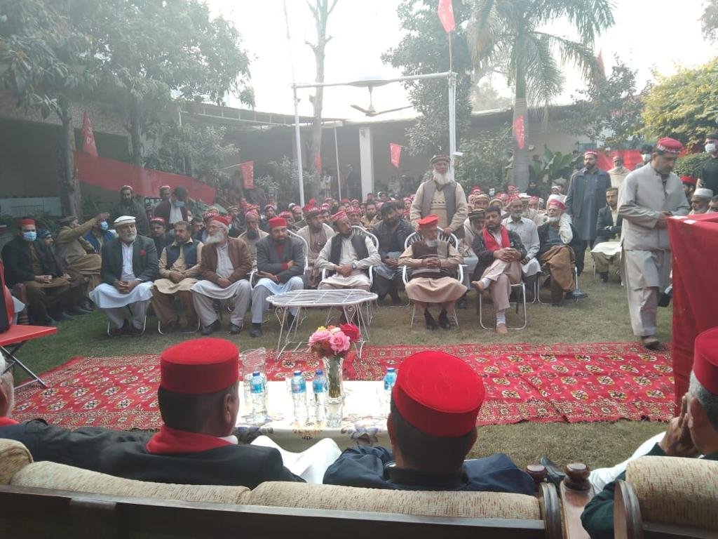 ANPMarkaz's tweet photo. باچا خان اور ولی خان کی برسیوں کی تیاریوں کے حوالے سے پی کے 72 کے عہدیداران کا اجلاس زیر صدارت ٹاون 3 صدر رفاقت شاہ باچا منعقد ہوا۔ اجلاس سے صوبائی سیکرٹری ثقافت خادم حسین، ضلعی صدر ملک فرہاد، ملگری وکیلان کے رضاء اللہ خان، سابق ایم پی اے عالمگیر خان اور دیگر  نے خطاب کیا۔
#ANP https://t.co/XPWFCaf2oC