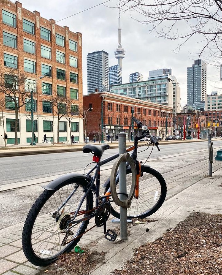 It's Sunday, January 17, 2021. We'll see a Mix of Sun & Cloud 🌤️  today with a High of 4°C. Please #StayHome 👍🏽 and #StaySafe 😷 #TorontoStrong 💙

📷 c/o IG: toronto_papi_ 🙏🏼