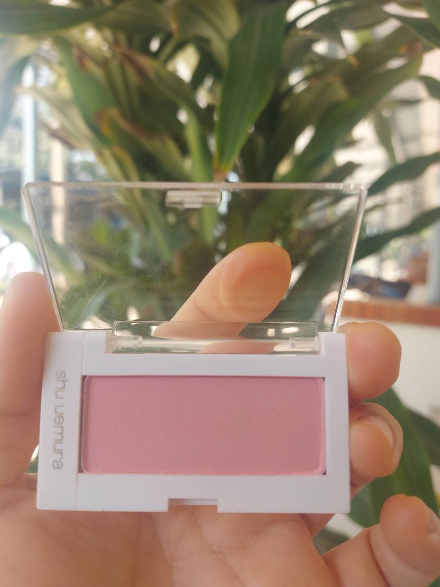 Gift7891's tweet photo. บรัชออน สีsoft pink ของ shuuemura ใหม่มากๆ ส่งต่อ 380 บาท รวมส่ง สีน่ารักมากๆจ้า #ส่งต่อสกินเเ��ร์ #ส่งต่อเครื่องสําอางค์ #ส่งต่อเครื่องสําอางมือสอง #รีวิวสกินแคร์ #ของดีบอกต่อ #ของมันต้องมี https://t.co/p15UDraW4O