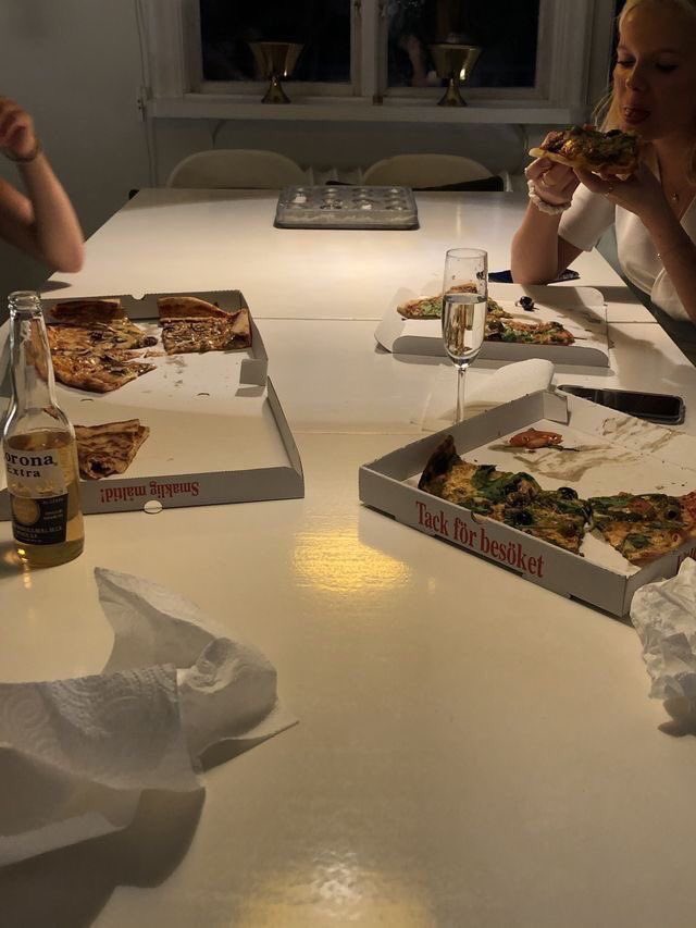 softparisian's tweet photo. i just want to invite my friends over for food and a catch up https://t.co/33HyLcfTA9