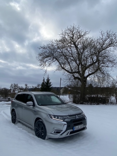 winsusie123's tweet photo. #Mitsubishi #Outlander #PHEV-great companion,#reliable, easy to handle+self-explanatory,perfect for #SnowDancing+exploring nature off the beaten track.Pity,the #Eclipse still can't be presented in Covid-Germany,although #mask,#hygiene+#distance would suffice๐๏ธ๐๏ธ๐๏ธ๐๏ธ๐๏ธโ๏ธโ๏ธ๐ค๐ค๐ https://t.co/xkjlTgniBg