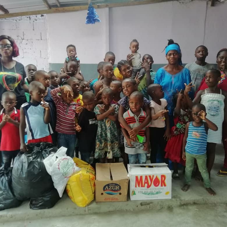 BlossomYouth2's tweet photo. Pouring love and support into kids in need is always a blessing. We feel fortunate and lucky to have the opportunity to do so. We hope to get to do more and often. #mypromisetoyou #blossomyouth #orphenageproject 🇨🇲 🇺🇸 🌎 https://t.co/o2aFUpuHVe