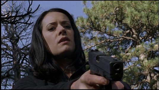 Emily Prentiss holding a gun: a thread(open if you’re a bisexual with mommy issues)