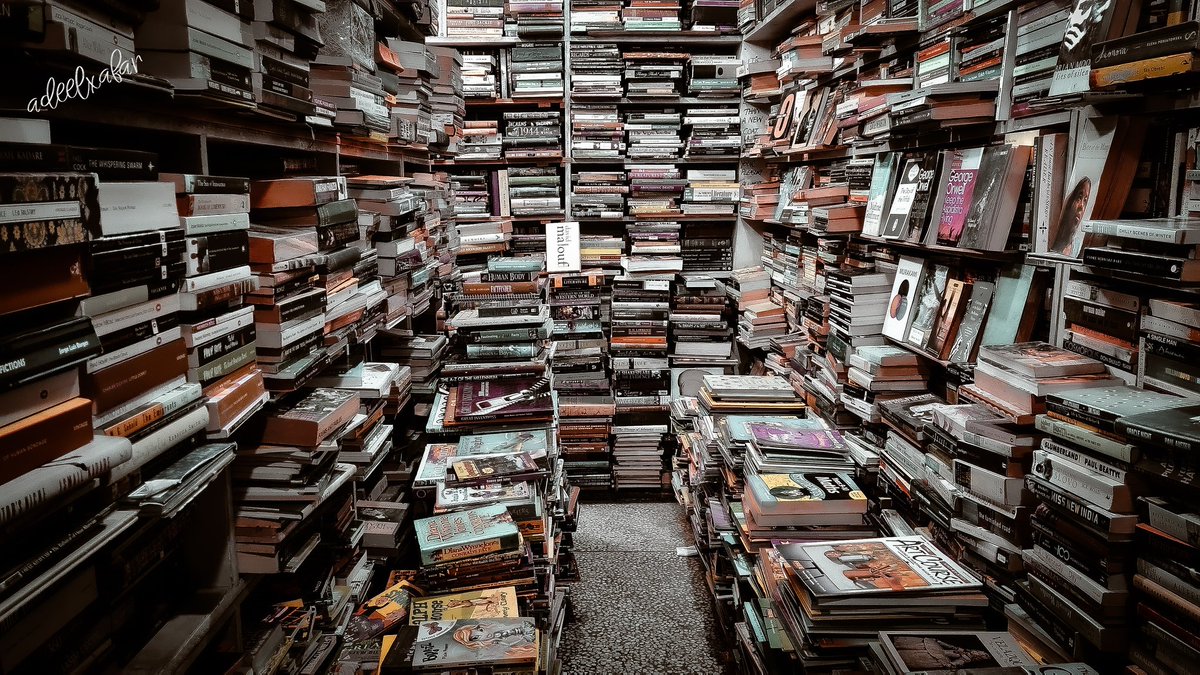 AdeelXafar1's tweet photo. A Reader Lives 1000 Lives before He Dies- R.R. MARTIN
#Books #BookReading #Live #UrbanPhotgraphy #BookBank #DarkBooks #streetphotography #street #deeClicks #photography #Pixsplash #streetphotography #life #world #Pakistan #Clicks #dawndotcom #city #vintage #natgeophotography https://t.co/3KIwLGkN0X