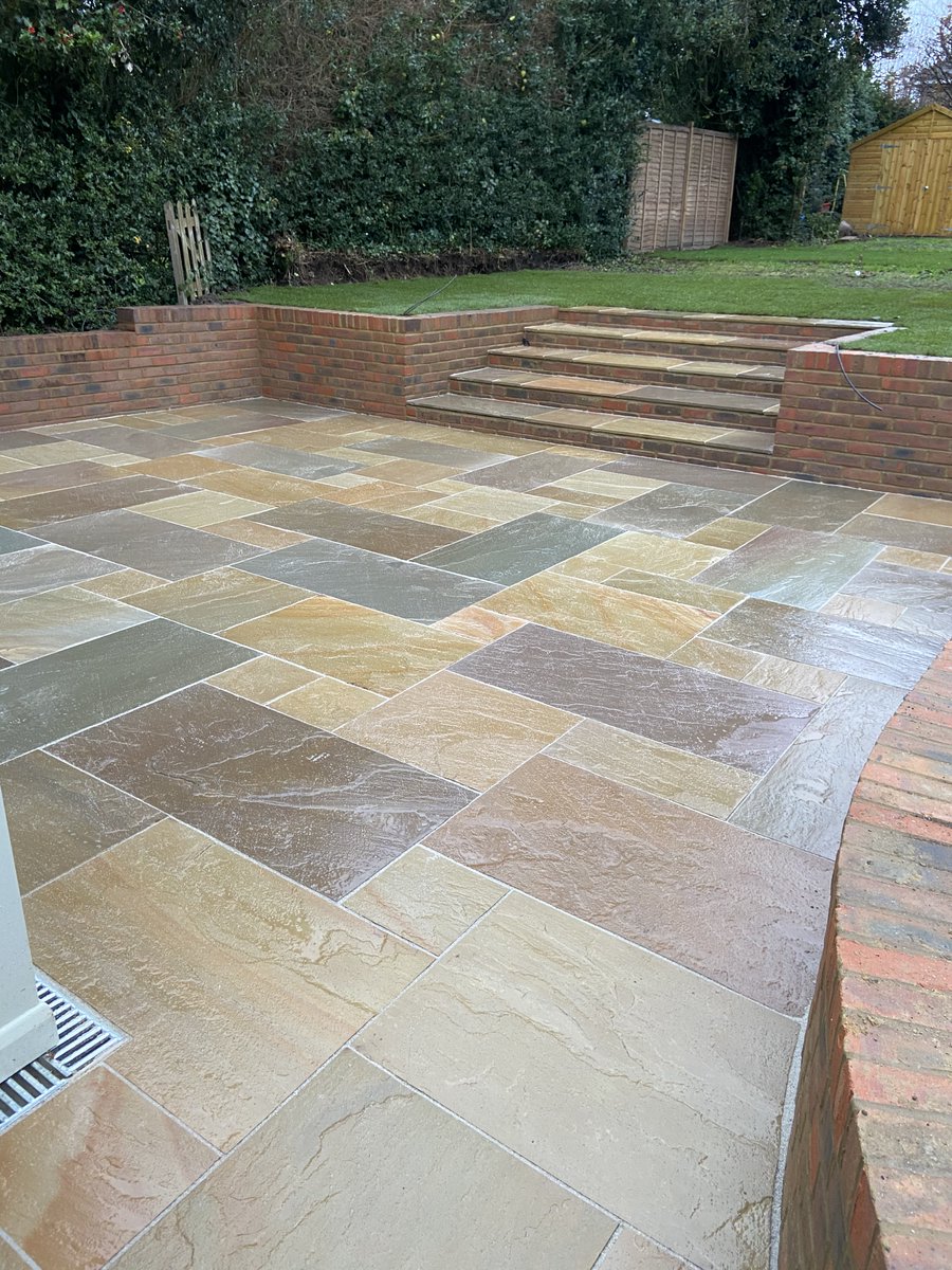 harpendenpaving's tweet photo. New split level patio and steps using @MarshallsGroup Harena Riven sandstone slabs with new walls and plantainer . Lighting and planting to follow @MarshallsReg @DannyLaino @NeilAndrewMess1 @RTMGeorgeP https://t.co/UW0bsEcdOz