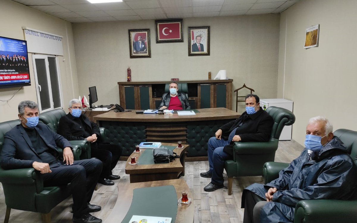 suskigm's tweet photo. Şanlıurfa genelinde yaşanan yağıştan dolayı, oluşacak sıkıntıları bertaraf edebilmek için tüm ekiplerimizle 13 ilçemizde 7/24 çalışmalarımızı sahada aralıksız sürdürmekteyiz.  

#YaparsaZeynelBaşkanYapar #BüyükşehirÇalışıyor #ŞuskiHizmetinizde https://t.co/DCcX8OJDck