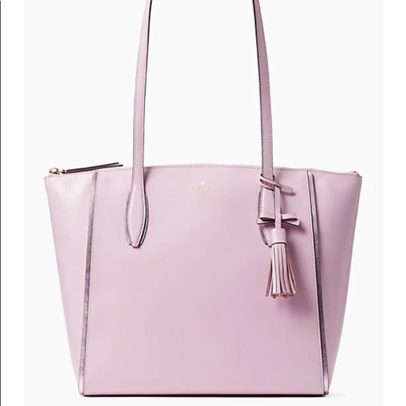 Shanoia's tweet image. So good I had to share! Check out all the items I'm loving on @Poshmarkapp #poshmark #fashion #style #shopmycloset #ugg #katespade #wetseal: posh.mk/ND74cySL7cb