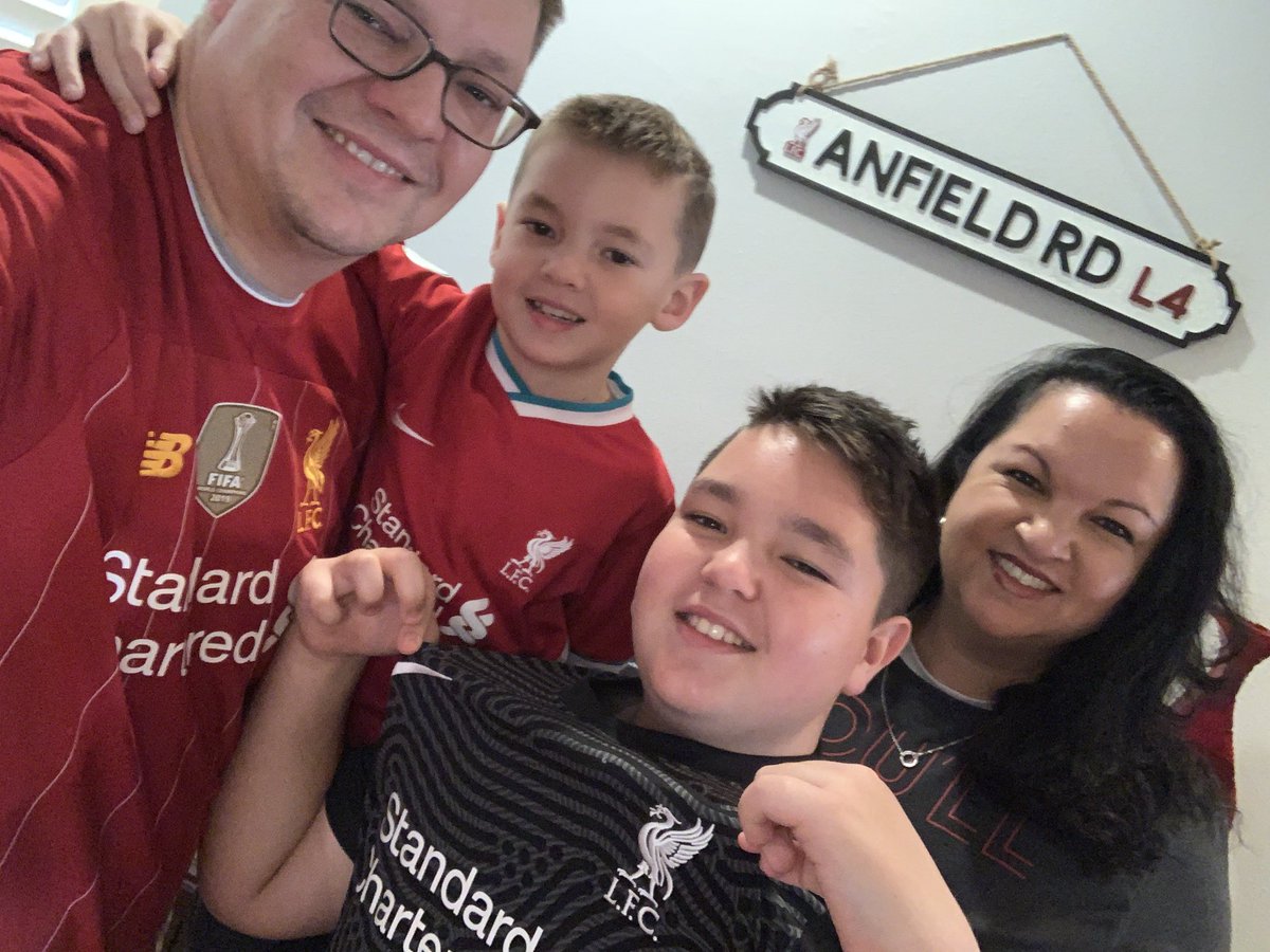 sginnetti's tweet photo. Sending good vibes to the Reds for today’s match. We believe!  #YNWA @LFC @NBCSports @LFCUSA #ThisMeansMore @jamesrauld https://t.co/VNB08q5JRq