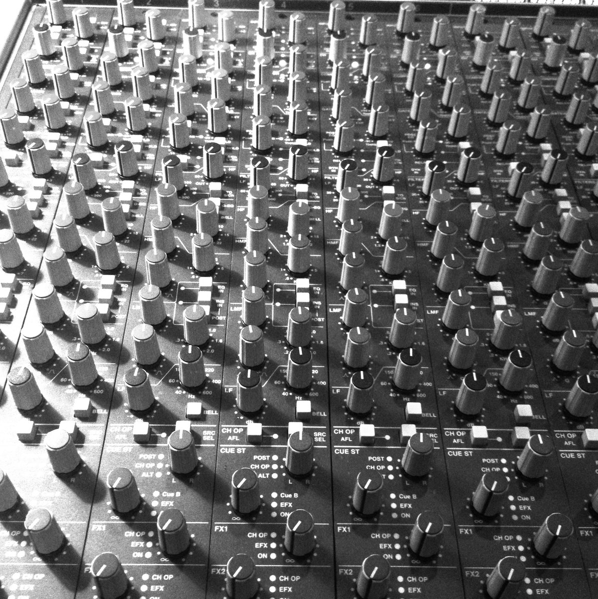 SweetheartPub's tweet photo. #SoundboardSunday!โ
#music #audio #sound #studio #soundengineer #photography #recording #producer #musicproducer #studiolife #musicstudio #mixing #audioengineer #musician #musicproduction #producerlife #proaudio #recordingartist #masteringstudio #recordingengineer https://t.co/6WfxsOBp4d