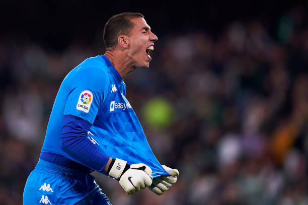 ignamurilloo's tweet photo. 🥊 Joel, en el #SportingBetis 

🟢 90 minutos
⚪ 0 Goles encajados
🟢 3 paradas 
⚪ 34 toques 
🟢 19/23 pases (83%)
⚪ 1/1 Salidas con éxito 
🟢 5/9 Balones largo

🛑Hoy si: bien en portería. Hay que destacar su trabajo, bien cuando tuvo que intervenir y aplaudirle. https://t.co/FU52RC8zck