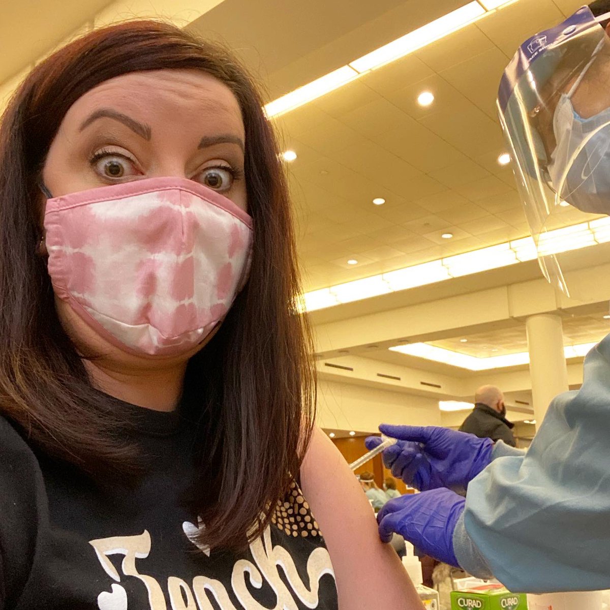 KrissyCoach's tweet photo. Shout out to INOVA for being the most organized and efficient! Proud that I got this chance to go in the first group because of coaching and being able to work with my amazing dance team girls soon and then my classes! 💉💙❤️#NotThrowingAwayMyShot #ScienceRocks #DidItForMyKids https://t.co/18felUcYy3