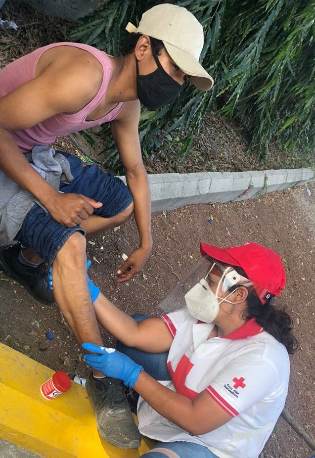 CruzRojaGT_'s tweet photo. #OrienteGT 🚑

#CruzRojaGT brinda Asistencia Humanitaria a personas del Flujo Masivo Migratorio en Vado Hondo, Chiquimula https://t.co/yEcSMYRFDu