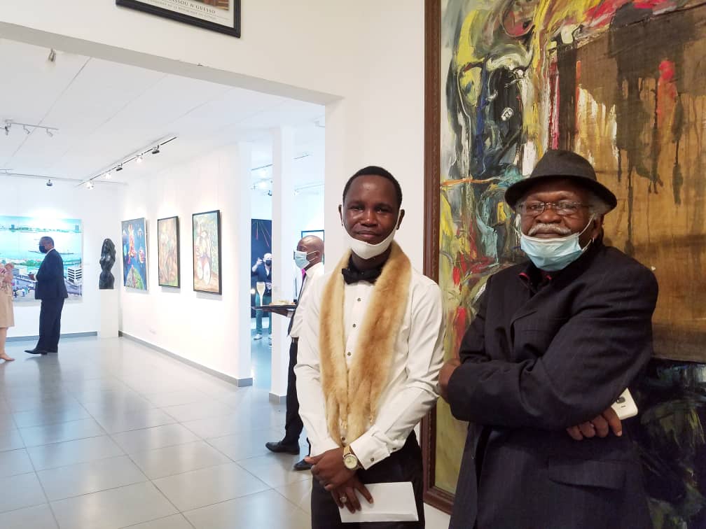Honoré d'avoir pu échanger à la Galerie Art Brazza avec le maître Trigo Puila, l'un des grands artistes peintres congolais, dont l'atelier est basé à Pointe-Noire.

#africanartnow #africanart #africanbeauty #AfricanArtWork #painting