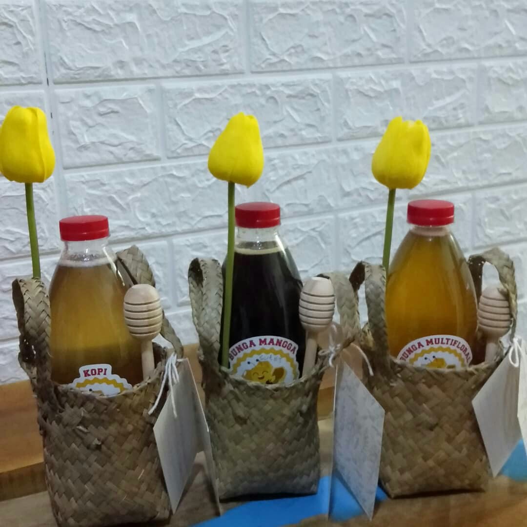 darudoank's tweet photo. New hampers collection. Follow IG @ichahilal1016 for more information and to place some order #hampers #gift https://t.co/SjEVanGYlE