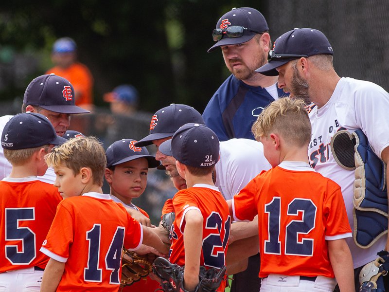 🚨Don't Forget! 🚨 The #17Baseball Virtual Coaches Convention is happening tonight at 7 PM ET on Zoom. 
Join us 👉 bit.ly/2LusK5Z