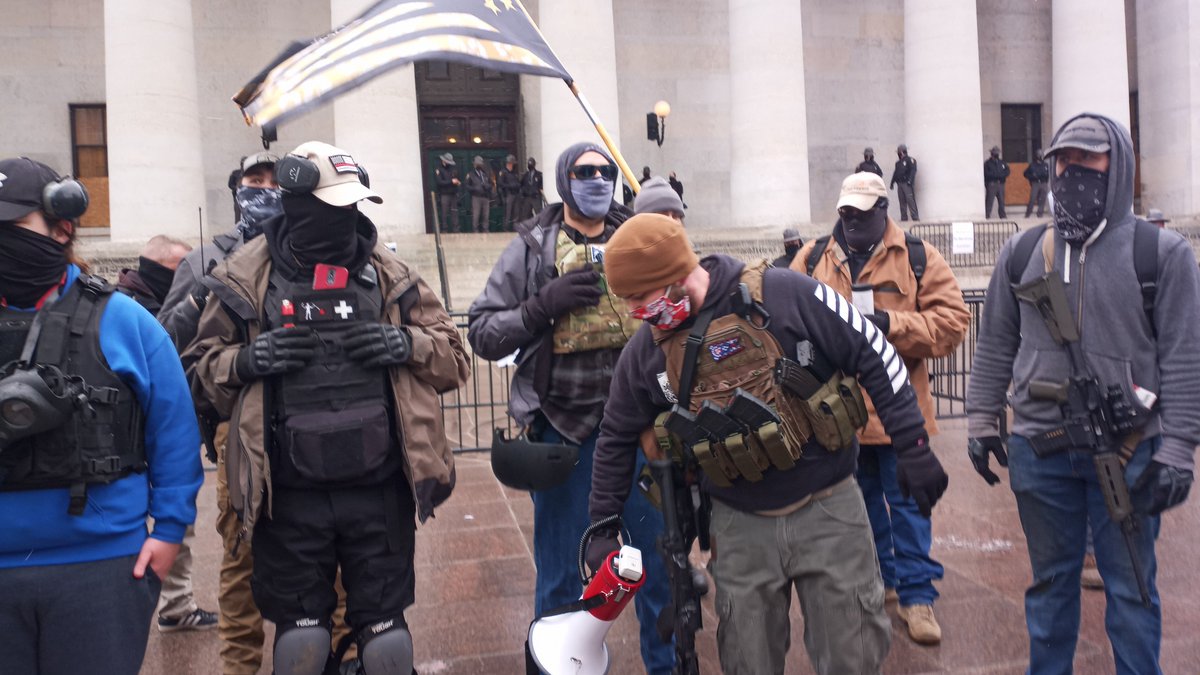 ohiocapitalblog's tweet image. About 20 people here.