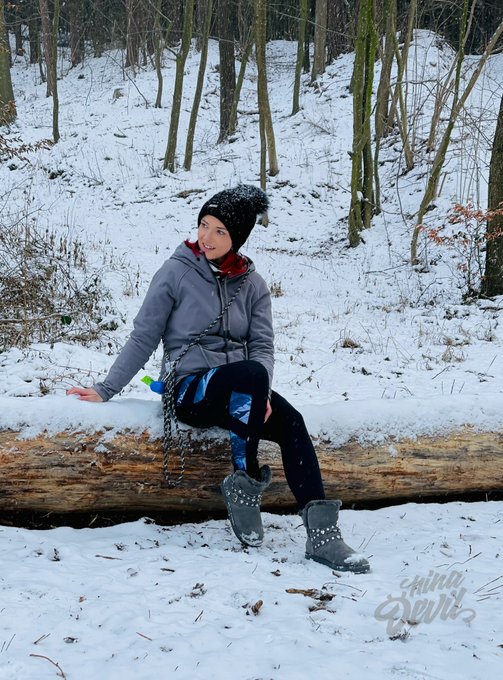 Na liegt bei euch auch #Schnee?❄️ 
Macht euch einen #gemütlichen Abend 🙃 https://t.co/z094dr2rqD