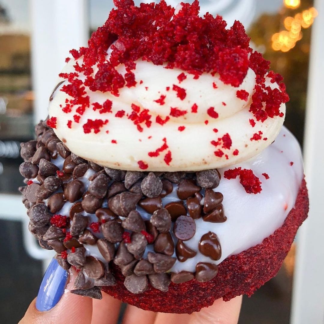 OfficialPLT's tweet photo. Donut's 😍😍😍 https://t.co/nYPqUYGxH8