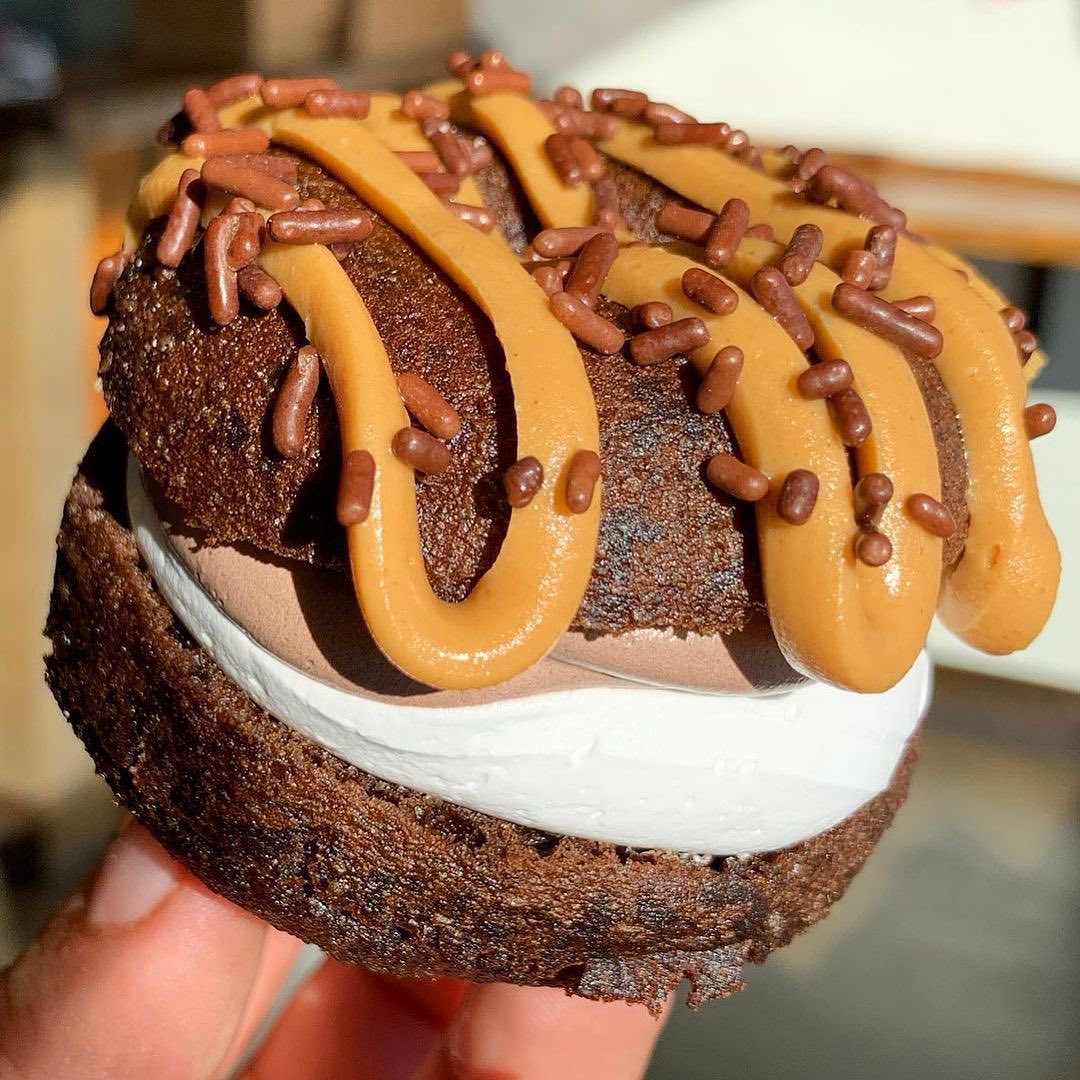 OfficialPLT's tweet photo. Donut's 😍😍😍 https://t.co/nYPqUYGxH8