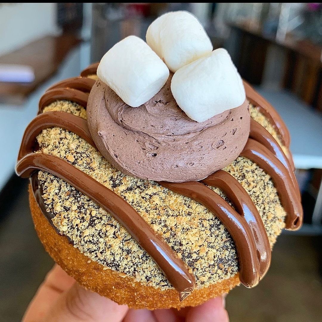 OfficialPLT's tweet photo. Donut's 😍😍😍 https://t.co/nYPqUYGxH8