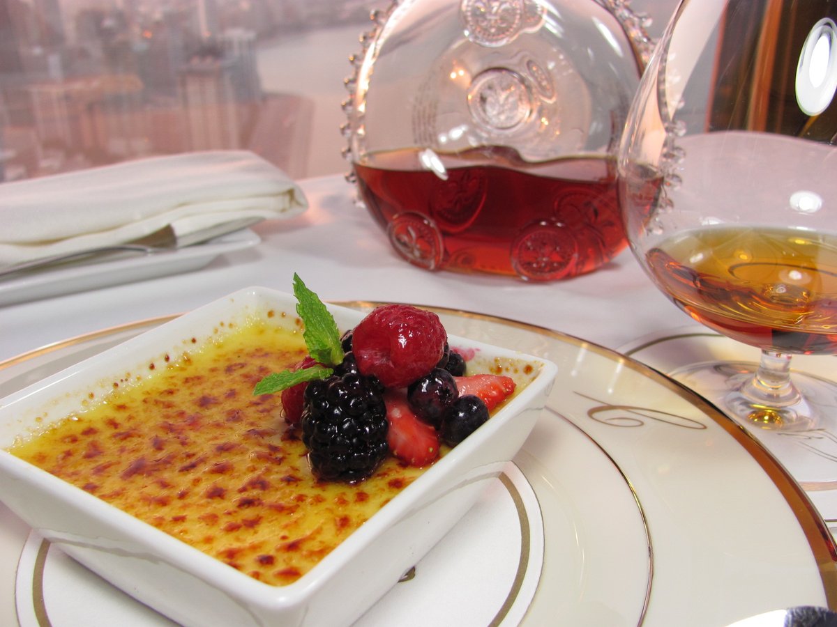 One should always leave room for dessert🌹❤️
•
•
•
•
•
#ChicagoFood #ChiGourmet #ChicagoToDoList #ChicagoFoodMag #ChicagoFoodScene #ChicagoFoodGuide #Chicago