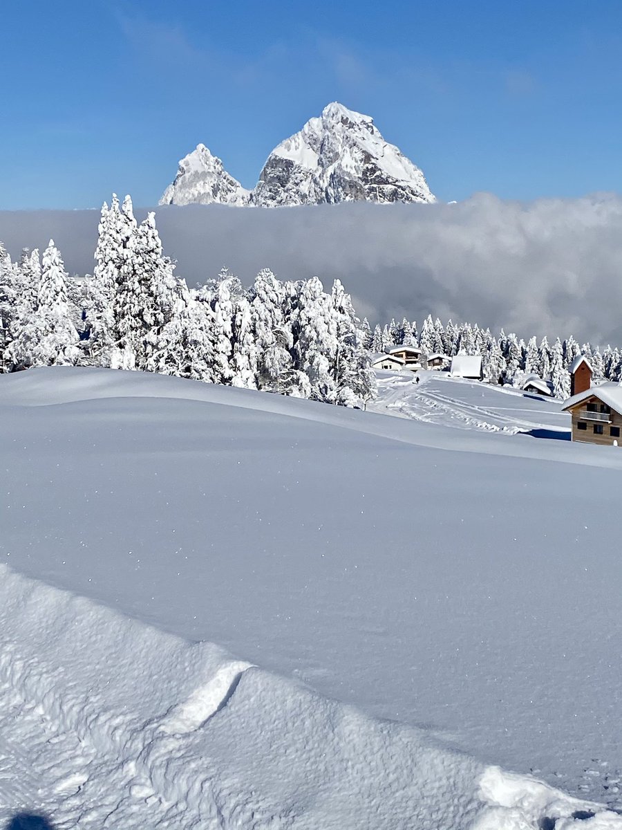 Swiss_Mountain's tweet photo. Die Erinnerungen bleiben, das Wochenende schwindet 😢
Schönen Sonntag noch im #TweetLand https://t.co/z5c3CfmKMF