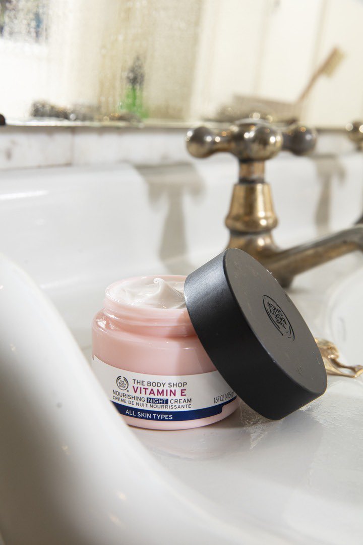 Did you know that your skin is the most receptive at night? Trust our Vitamin E Night Cream that replenishes and helps to prevent moisture-loss overnight. Get the best version of soft, smooth skin at Rs 1,195. Shop Online, in-store or home delivery (call +917042004412). #TBSInd https://t.co/Bh3rwdJFOv