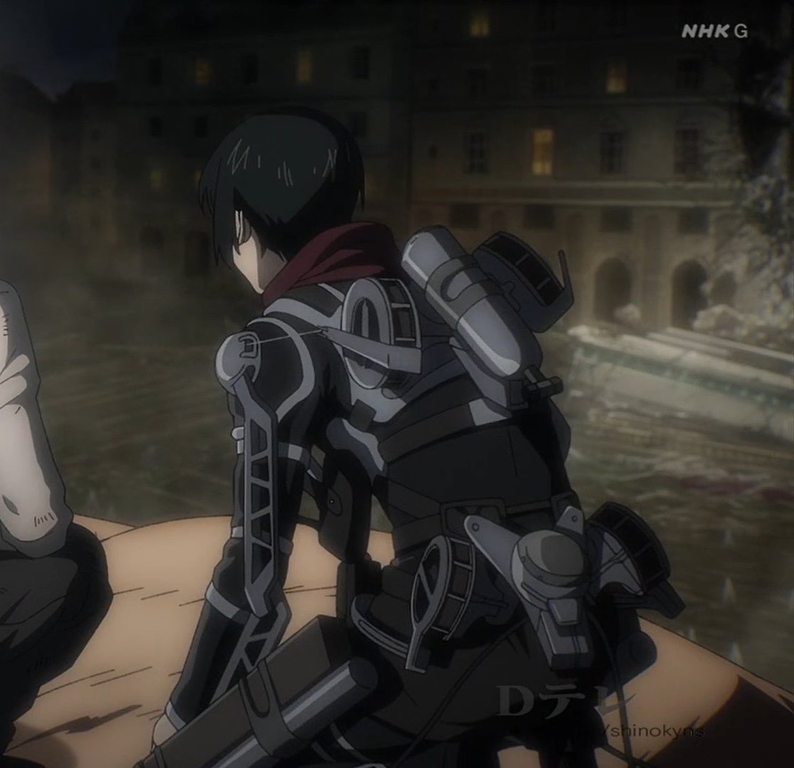 進撃のりりぃ 立体機動装置は2種類存在する 従来の対巨人用 ブレードの取り出し方 装着角度はやや進化 新型対人用 中央憲兵のように銃を持ち 手元からワイヤーが伸びる 中央憲兵とは違い拳銃の様に連射が可能 ジャンらは対人用 リヴァイサシャは