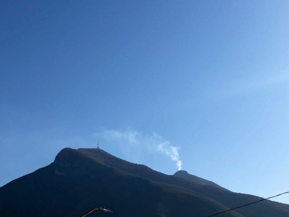 Aquí el 2021 sorprendiéndonos... el Cerro de la Silla está por hacer erupción... 😅
#Monterrey #CerrodelaSilla
@AsiEsMonterrey @Mty_Leones @VecinoRegi0 @MtyNL_ @MtyFollow @SoyJoseArmandoG @davidfaz @MauroMoralesMtz https://t.co/a4MpJkOf5w