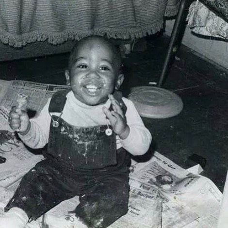 Before I get into his story, I just wanted to say that without Afeni Shakur, Tupac would never have become 2Pac. Ever since Pac was a child, he loved to perform in plays and shows. When he was 12 years old, he performed “A Raisin in the Sun” …