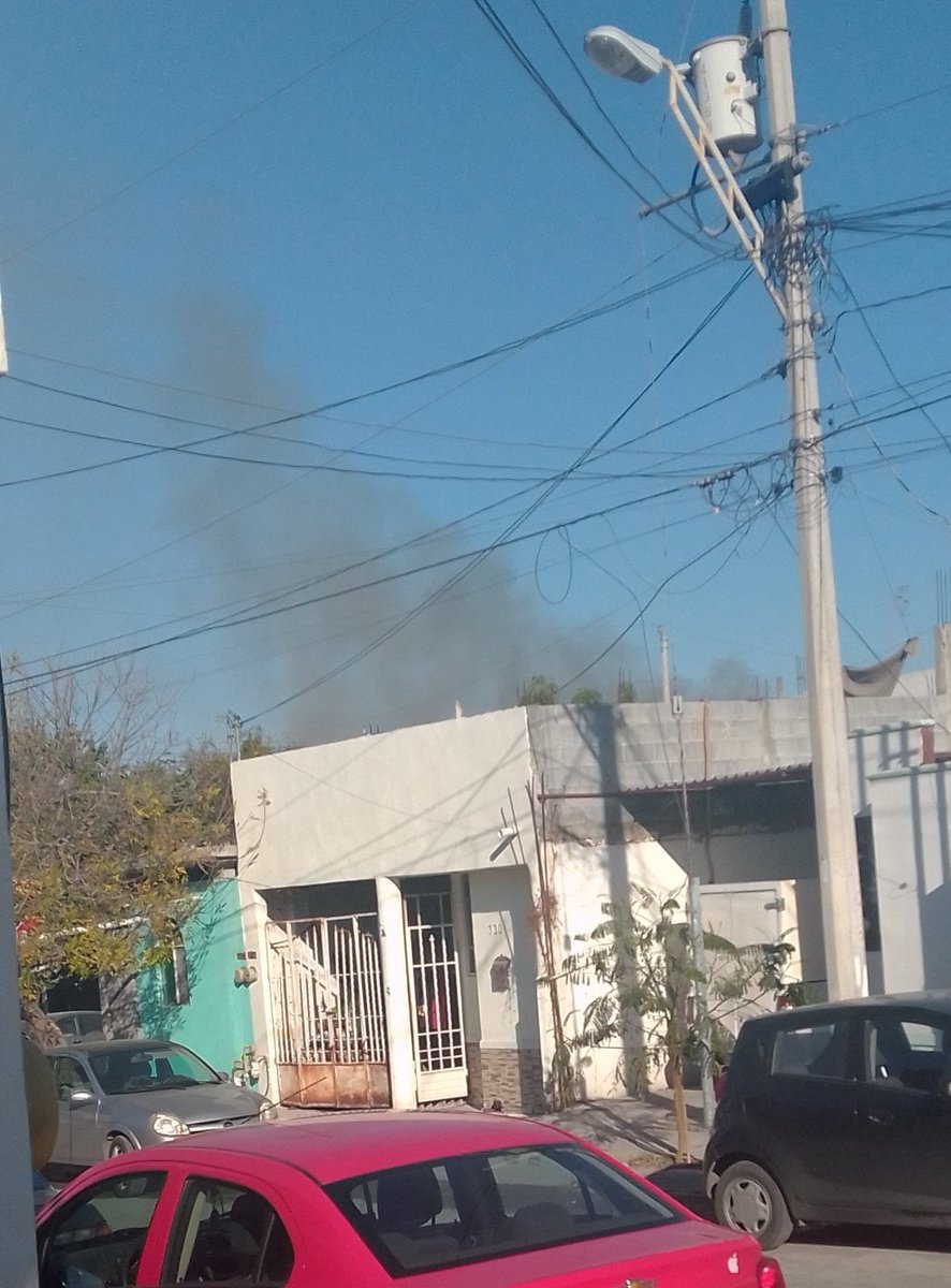 🔥#Incendio En Av. Antiguos Ejidatarios y Tramoyistas, #Monterrey vía @RAMOSGPE75 cc @BomberosNL @saz2000 0I5Y0K https://t.co/W8B2xxym5v