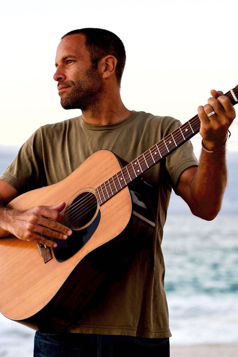 soulmate. His voice combined with his acoustic guitar gives the listener a feeling of warmth and happiness. Whether it’s singing about love or distress Jack Johnson can always bring an uplifting mood to all his songs leaving everyone happy in the end.