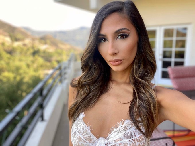 in my sunday best 🤍 https://t.co/m0enaD7ULu