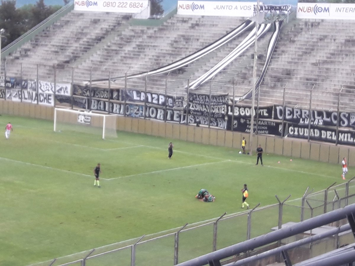 #FederalA || Goool!
A los 27' ST Avaro marca el tercero para la vista.
#CentralNorte 2 - 3 #SvoBelgrano

<a href="/RocioDelHuertok/">Rocío ⭐⭐⭐</a>
