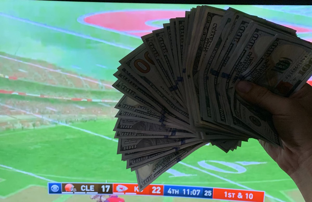 MoneyLineMickey's tweet photo. Si ganan los #Browns 
Voy a repartir $50,000 pesos entre los que le den Retweet a este tweet! https://t.co/qihfbB4txP