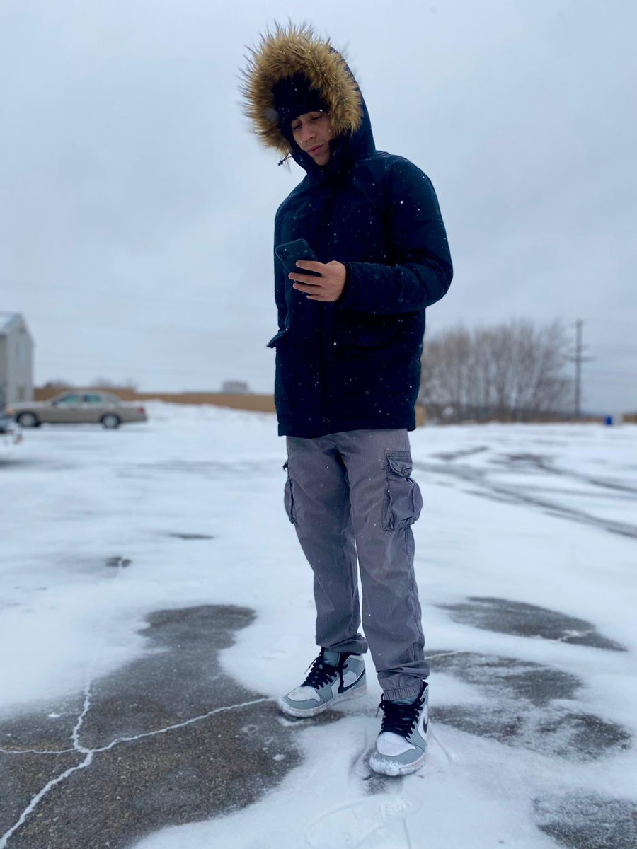 Luis23Cruz's tweet photo. De músico, poeta y loco todos tenemos un poco. ❄️🥶 #loschulitos #quepasoo https://t.co/TNnANivOUp
