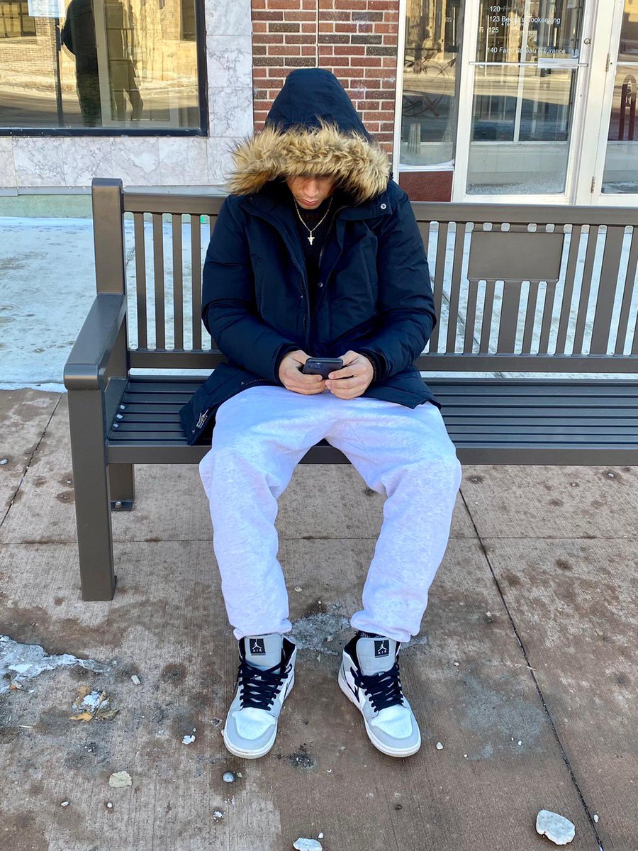 Luis23Cruz's tweet photo. De músico, poeta y loco todos tenemos un poco. ❄️🥶 #loschulitos #quepasoo https://t.co/TNnANivOUp