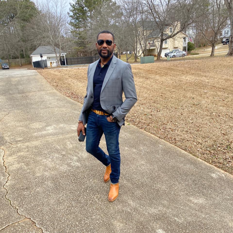 chikaunigwe's tweet photo. Loving this photo of my older brother. And sharing just because. #unigwe #naijamen #sibling #family https://t.co/D4Vdf93OVc