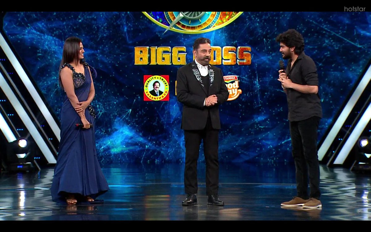 TheHoodedMan_10's tweet photo. the end of an amazing journey of #RamyaPandiyan in this season ❤️ & #Kavin is the icing on the cake
a frame to cherish for years to come ❤️❤️❤️
#BiggBossTamil #BiggBoss4Tamil #BeLikeRamya #Ramya #RamyaPandian #KavinArmy #KingKavin https://t.co/an0hbmL898