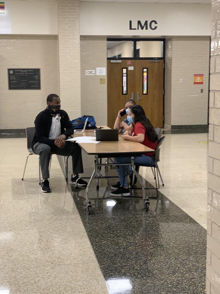 CoachCZHunter's tweet image. Our 5th @FAFSA /TASFA Workshop before the #PriorityDeadline ! Had our best turnout yet ❤️🧑🏾‍🎓👨🏿‍🎓👩🏽‍💻👩🏽‍🎓
@Gre3nn 
@OneGoalBigIKE