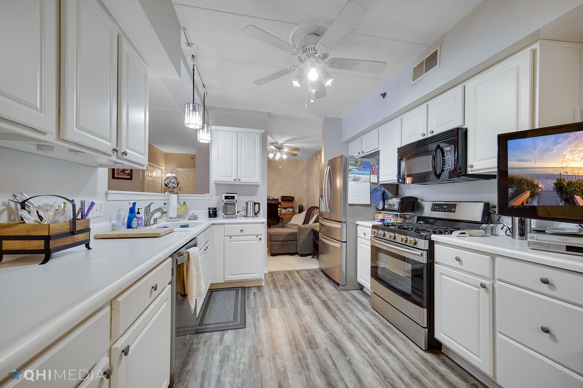 kwedd10's tweet photo. Sneak peak of my new listing in Munster. Full listing will be in the link below. Contact me for a private showing, or any questions you have. 

https://t.co/spvHmBGXBZ https://t.co/YLWAKP1xOn