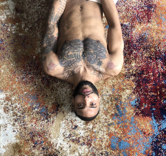 Watch 17th Chariot's leaked NSFW photo on TwXstars