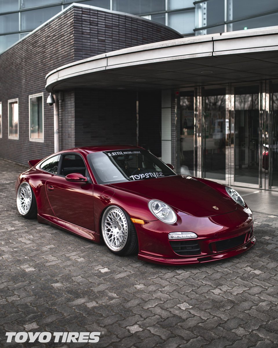 Would you slam your 997 like this? / #TOYOTIRES https://t.co/3i3eBfyqFK