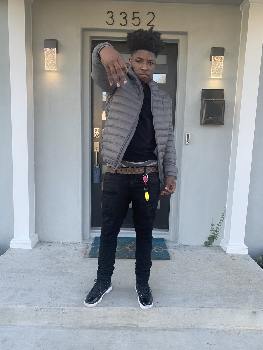 bankr0ll_c0rey's tweet photo. How u telling on yo dawg ? You was neva off the leash ....... under investigation youn neva posed to speak ๐ค๐ค #3shit https://t.co/qYOgbp6LJ0