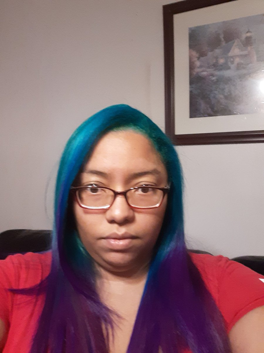 MRS_BURNDATLOUD's tweet photo. #sidebyside #onemonthlater still looks good. Got a little lighter but hey it's to happen. #newlooks #2021 #moreflavorscoming https://t.co/oZKwj1aqDf