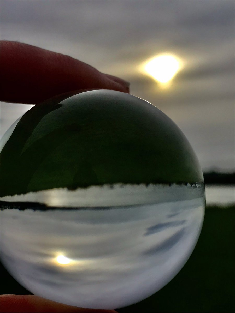 therealpaulac's tweet photo. Love my wee globe (my glass ball doesnโt sound the same ). Mentioned to get these snaps by draining the colour resolution from the photos in edit just from playing around, havenโt even read that article yet ! #globepc https://t.co/fBmQC1i6MR